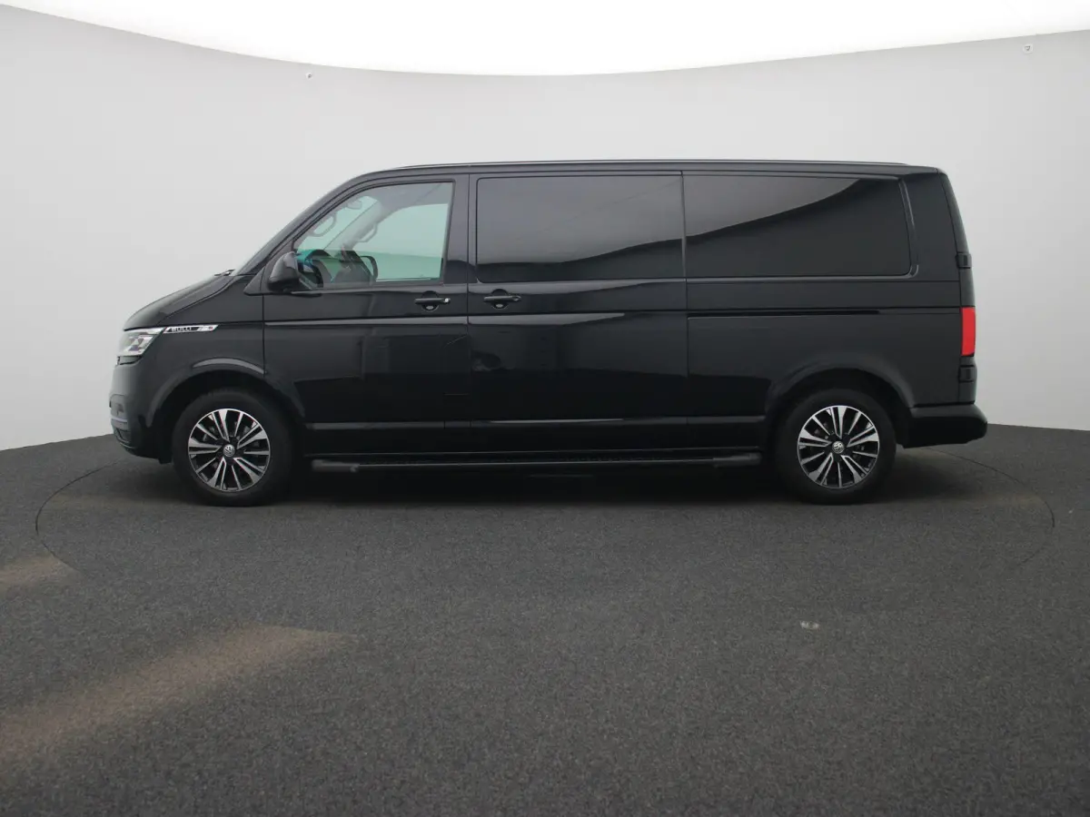 2.0 TDI L2H1 Bulli 150PK | Automaat | Dubbele Cabine | Trekhaak | Parkeersensoren Voor + Achter | Achteruitrijcamera | Adaptive Cruise Control | Multifunctioneel Stuurwiel | Voorruit Verwarm