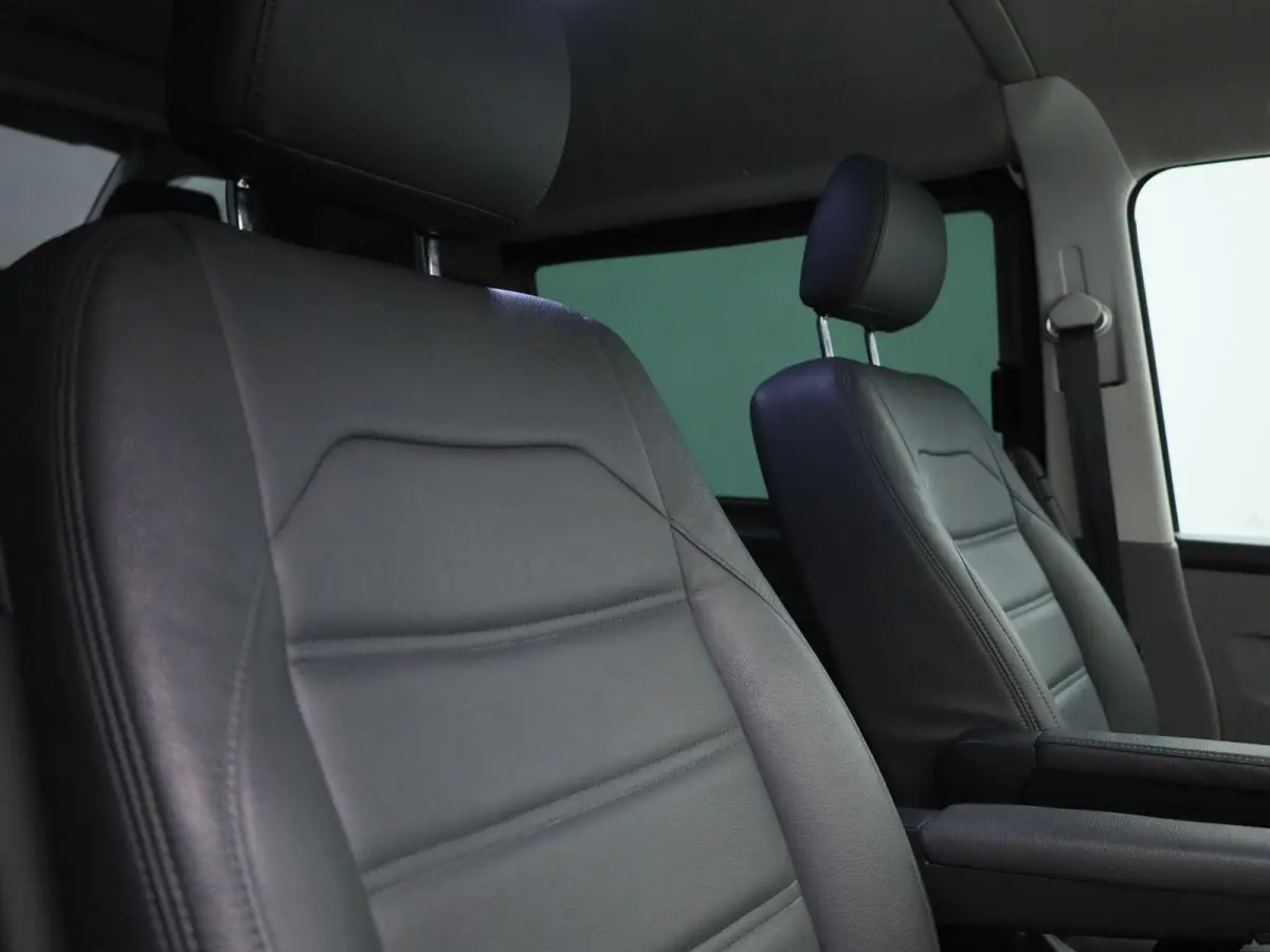 2.0 TDI L2H1 Bulli 150PK | Automaat | Dubbele Cabine | Trekhaak | Parkeersensoren Voor + Achter | Achteruitrijcamera | Adaptive Cruise Control | Multifunctioneel Stuurwiel | Voorruit Verwarm