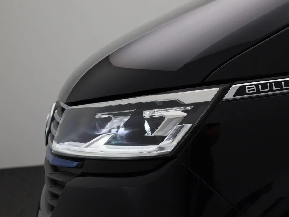 2.0 TDI L2H1 Bulli 150PK | Automaat | Dubbele Cabine | Trekhaak | Parkeersensoren Voor + Achter | Achteruitrijcamera | Adaptive Cruise Control | Multifunctioneel Stuurwiel | Voorruit Verwarm