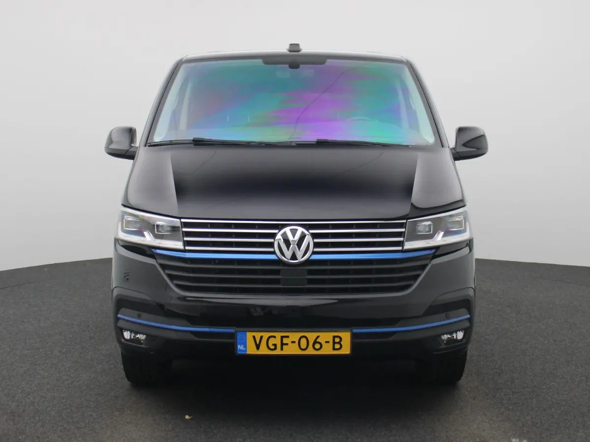 2.0 TDI L2H1 Bulli 150PK | Automaat | Dubbele Cabine | Trekhaak | Parkeersensoren Voor + Achter | Achteruitrijcamera | Adaptive Cruise Control | Multifunctioneel Stuurwiel | Voorruit Verwarm