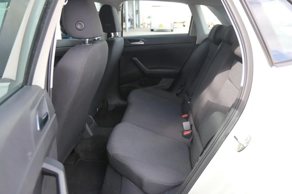 1.0 MPI 80pk Polo | App Connect | Parkeersensoren Achter | Airco