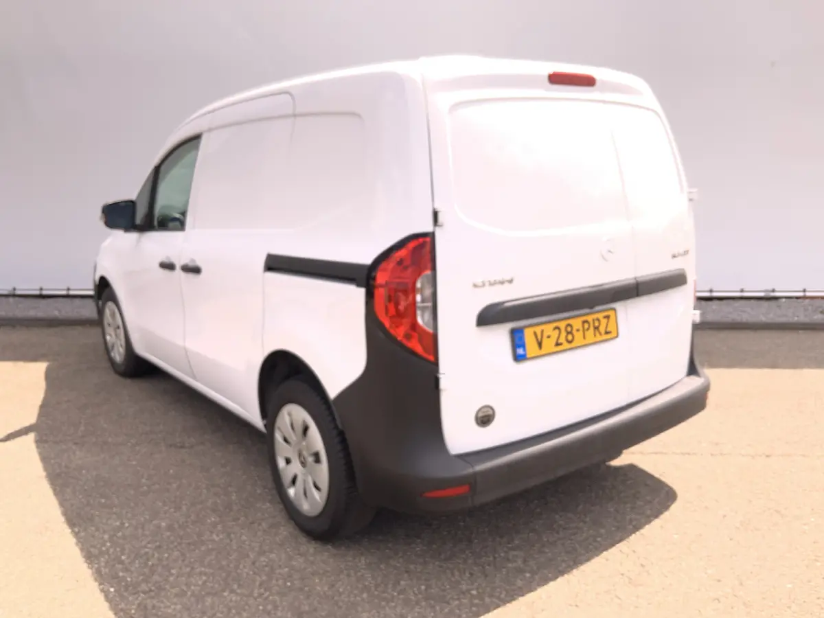 110 CDI L1 Base Cruise Camera Dub Schuifdeur Euro 6