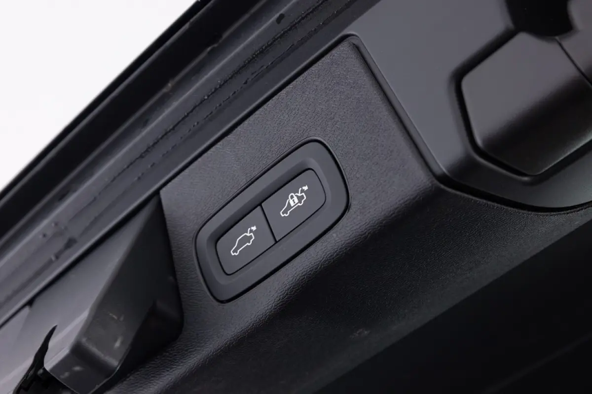 2.0 T6 Plug-in hybrid AWD Core | LEDER | PANORAMADAK | MAPS | Full LED