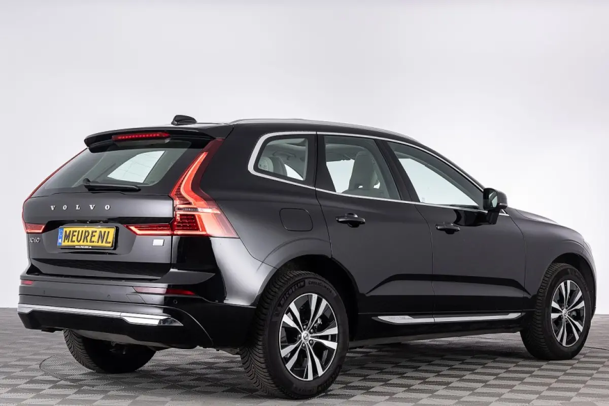 2.0 T6 Plug-in hybrid AWD Core | LEDER | PANORAMADAK | MAPS | Full LED