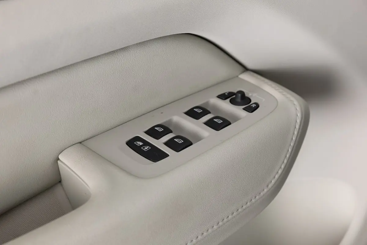 2.0 T6 Plug-in hybrid AWD Core | LEDER | PANORAMADAK | MAPS | Full LED