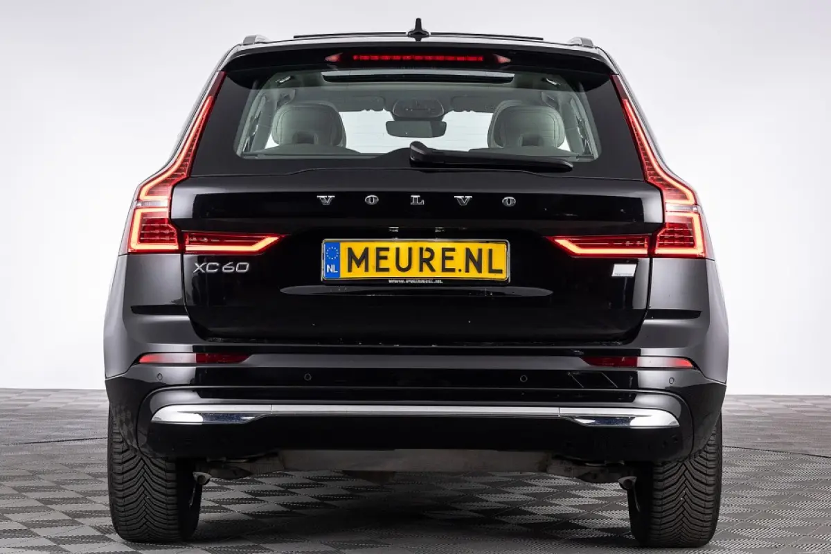 2.0 T6 Plug-in hybrid AWD Core | LEDER | PANORAMADAK | MAPS | Full LED