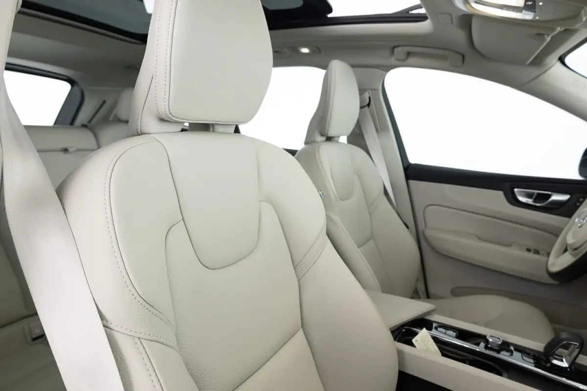 2.0 T6 Plug-in hybrid AWD Core | LEDER | PANORAMADAK | MAPS | Full LED