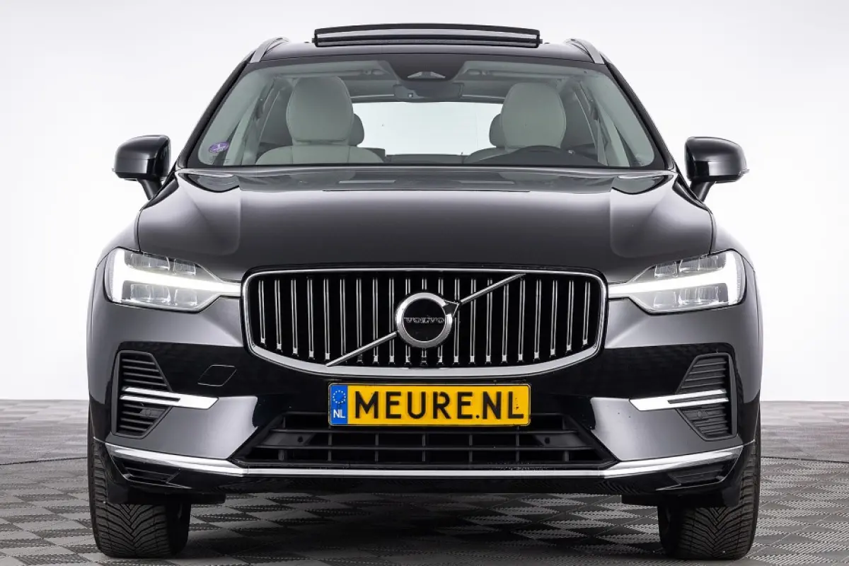 2.0 T6 Plug-in hybrid AWD Core | LEDER | PANORAMADAK | MAPS | Full LED
