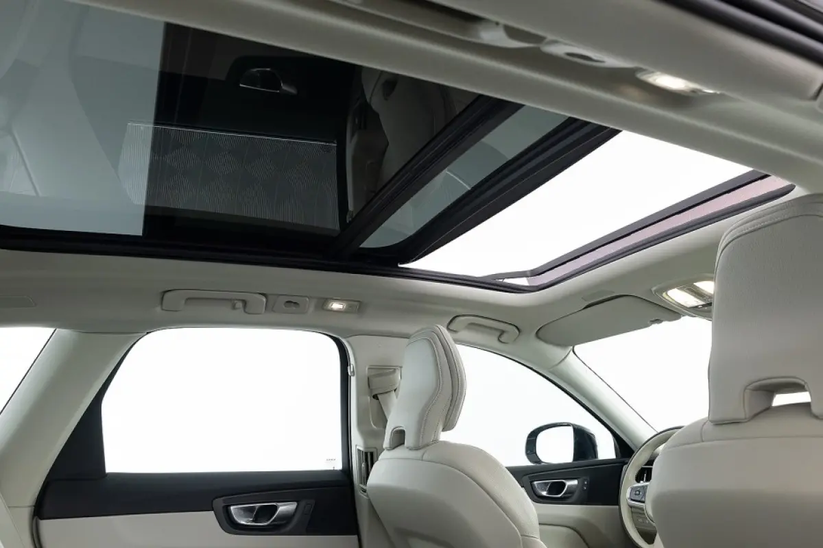 2.0 T6 Plug-in hybrid AWD Core | LEDER | PANORAMADAK | MAPS | Full LED