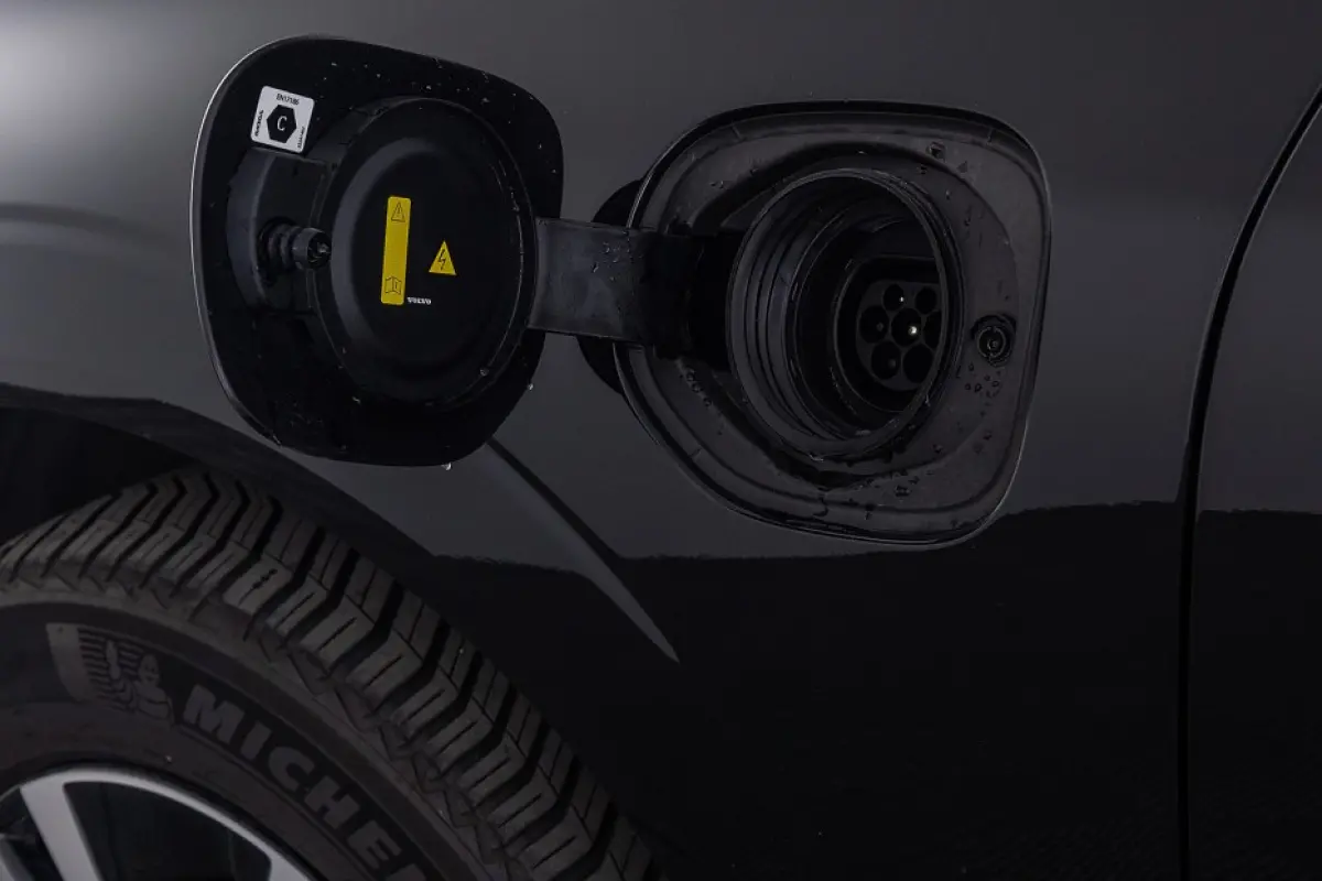 2.0 T6 Plug-in hybrid AWD Core | LEDER | PANORAMADAK | MAPS | Full LED