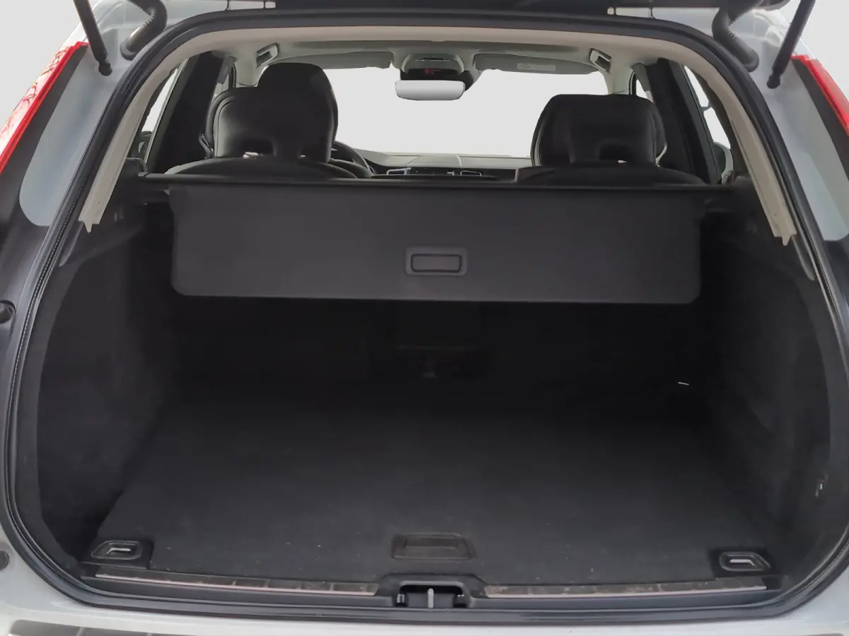 2.0 T5 AWD Inscription | VERWACHT | Camera | Trekhaak | Stuur verwarming | Cruise control |