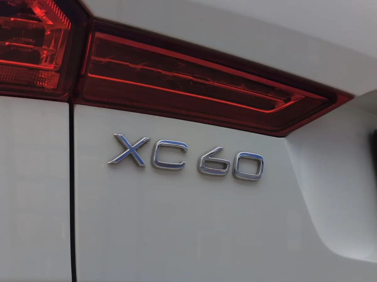 2.0 T5 AWD Inscription | VERWACHT | Camera | Trekhaak | Stuur verwarming | Cruise control |