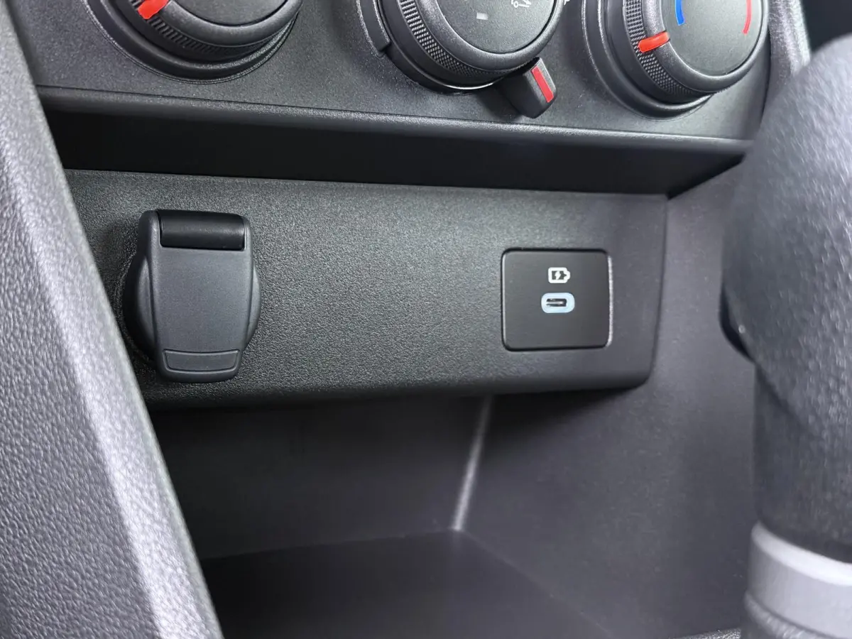 TCe 90 CVT Expression | AUTOMAAT | Parkeercamera |