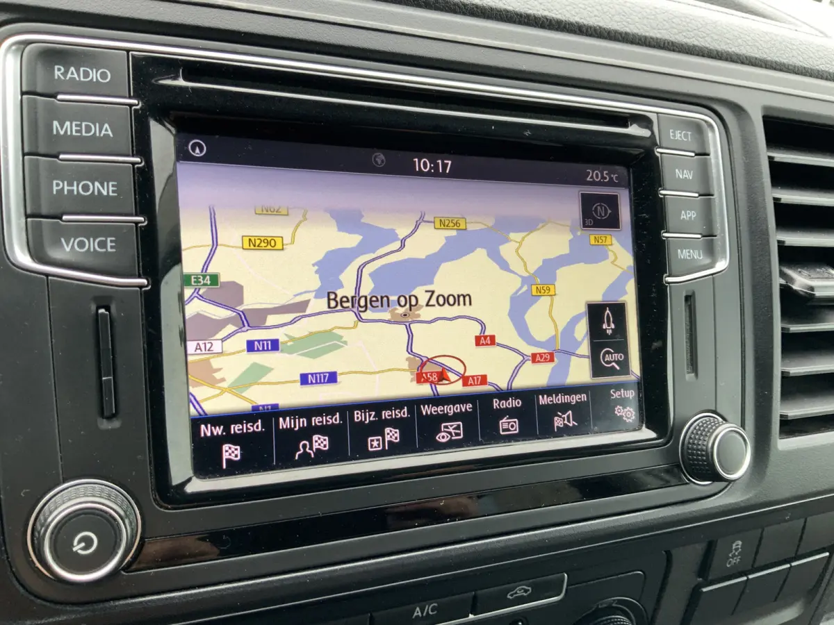 Multivan BTW!! / BPM !! 2.0 TDI L2H1 Comfortline 8 Persoons Airco Cruise Navi Eurov 6