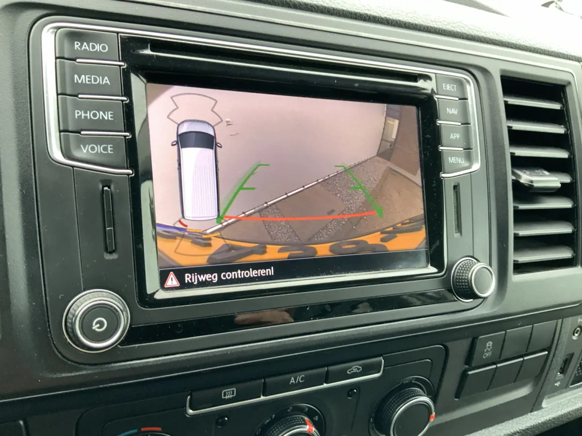 Multivan BTW!! / BPM !! 2.0 TDI L2H1 Comfortline 8 Persoons Airco Cruise Navi Eurov 6