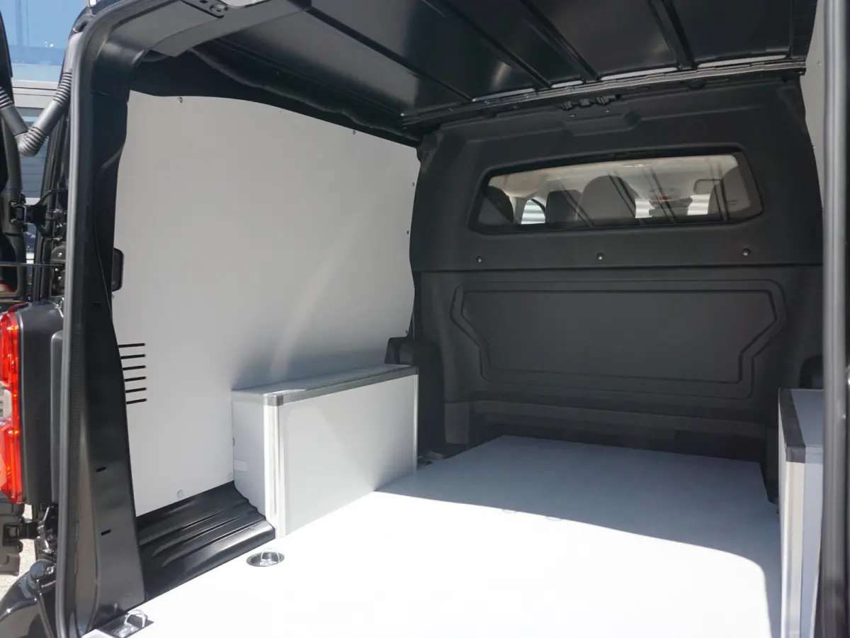 Vivaro-e 75kWh | STX Sport | Mooiste  bus van NL (!) | Lederen bekleding | Spoilerpakket | 18 inch Lichtmetalen velgen | Dynamic Comfort NAV Pakket | Winterpakket | 2x schuifdeur | Betimmeri