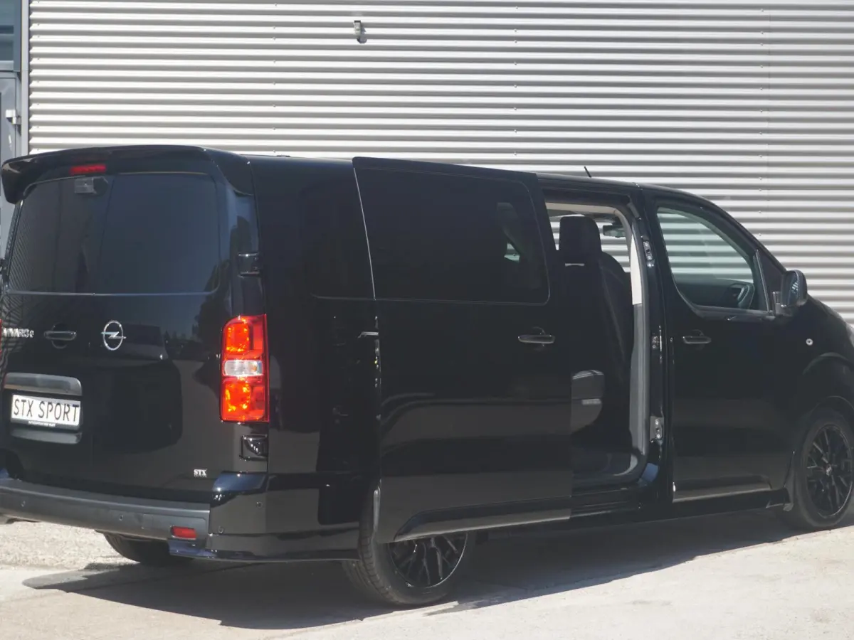 Vivaro-e 75kWh | STX Sport | Mooiste  bus van NL (!) | Lederen bekleding | Spoilerpakket | 18 inch Lichtmetalen velgen | Dynamic Comfort NAV Pakket | Winterpakket | 2x schuifdeur | Betimmeri