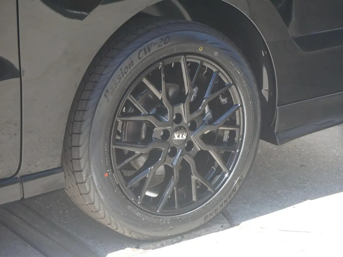Vivaro-e 75kWh | STX Sport | Mooiste  bus van NL (!) | Lederen bekleding | Spoilerpakket | 18 inch Lichtmetalen velgen | Dynamic Comfort NAV Pakket | Winterpakket | 2x schuifdeur | Betimmeri