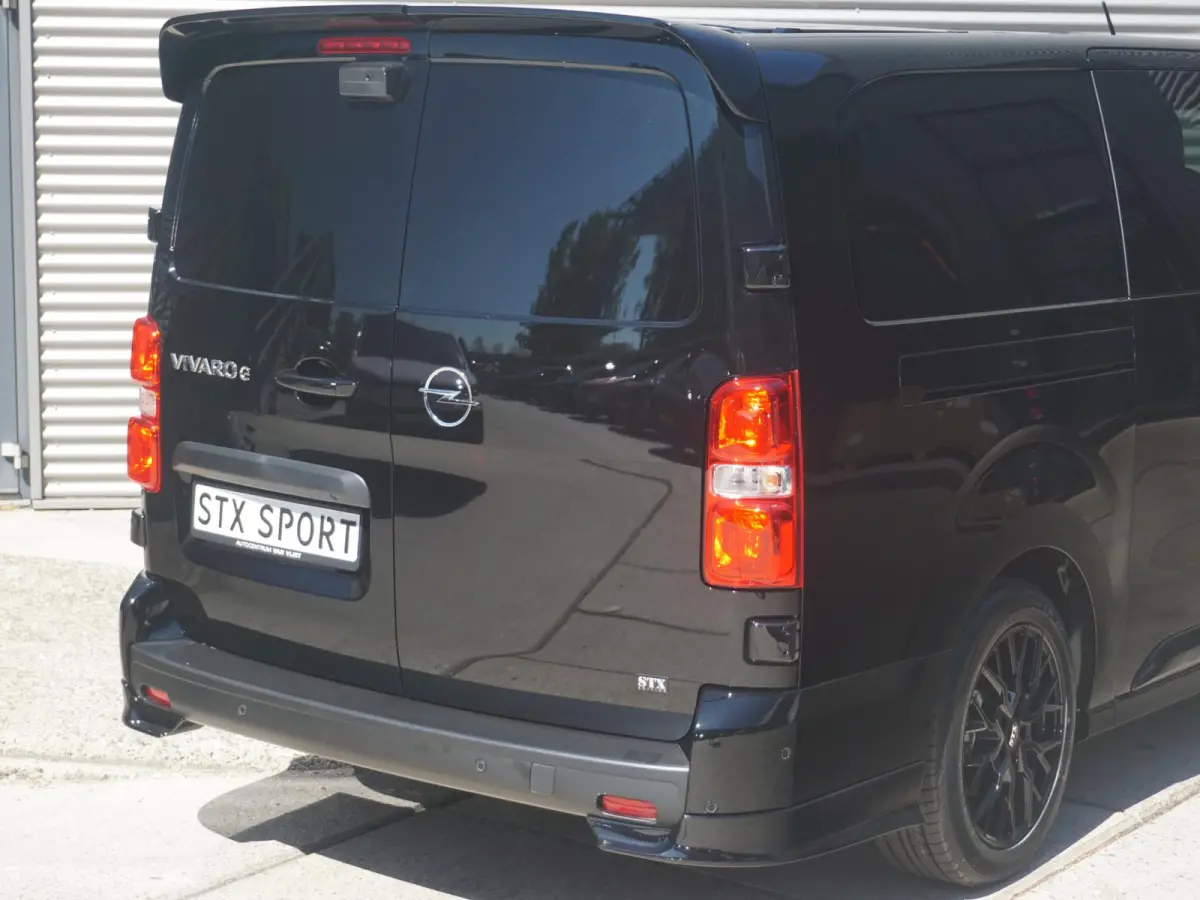 Vivaro-e 75kWh | STX Sport | Mooiste  bus van NL (!) | Lederen bekleding | Spoilerpakket | 18 inch Lichtmetalen velgen | Dynamic Comfort NAV Pakket | Winterpakket | 2x schuifdeur | Betimmeri