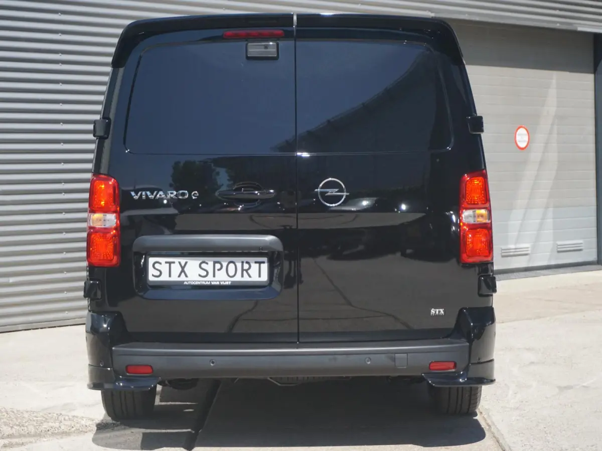 Vivaro-e 75kWh | STX Sport | Mooiste  bus van NL (!) | Lederen bekleding | Spoilerpakket | 18 inch Lichtmetalen velgen | Dynamic Comfort NAV Pakket | Winterpakket | 2x schuifdeur | Betimmeri