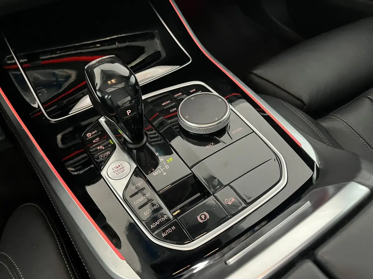 XDrive40i High Executive|HUD|SFEER|LASER|INRUIL MOGELIJK
