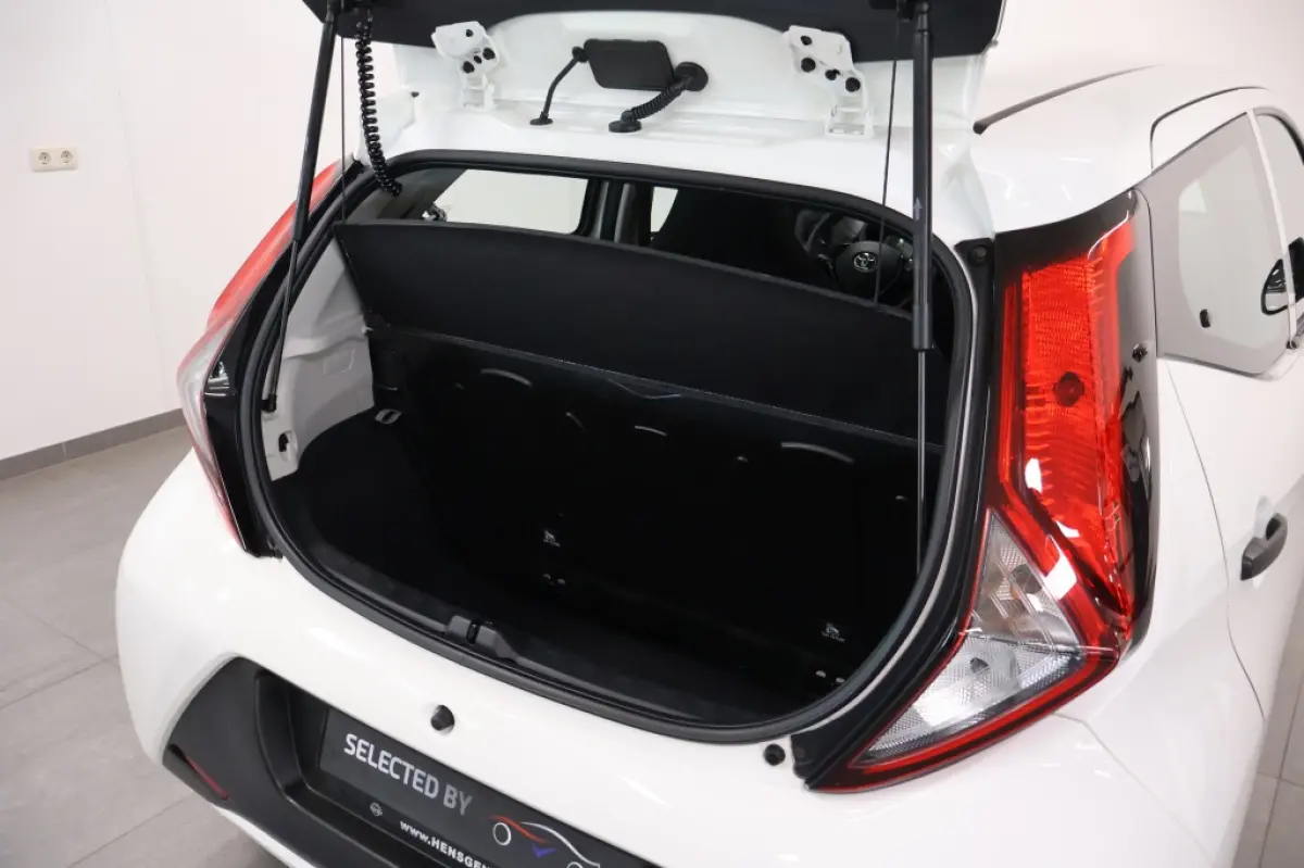 1.0 VVT-i x-fun | Airco!