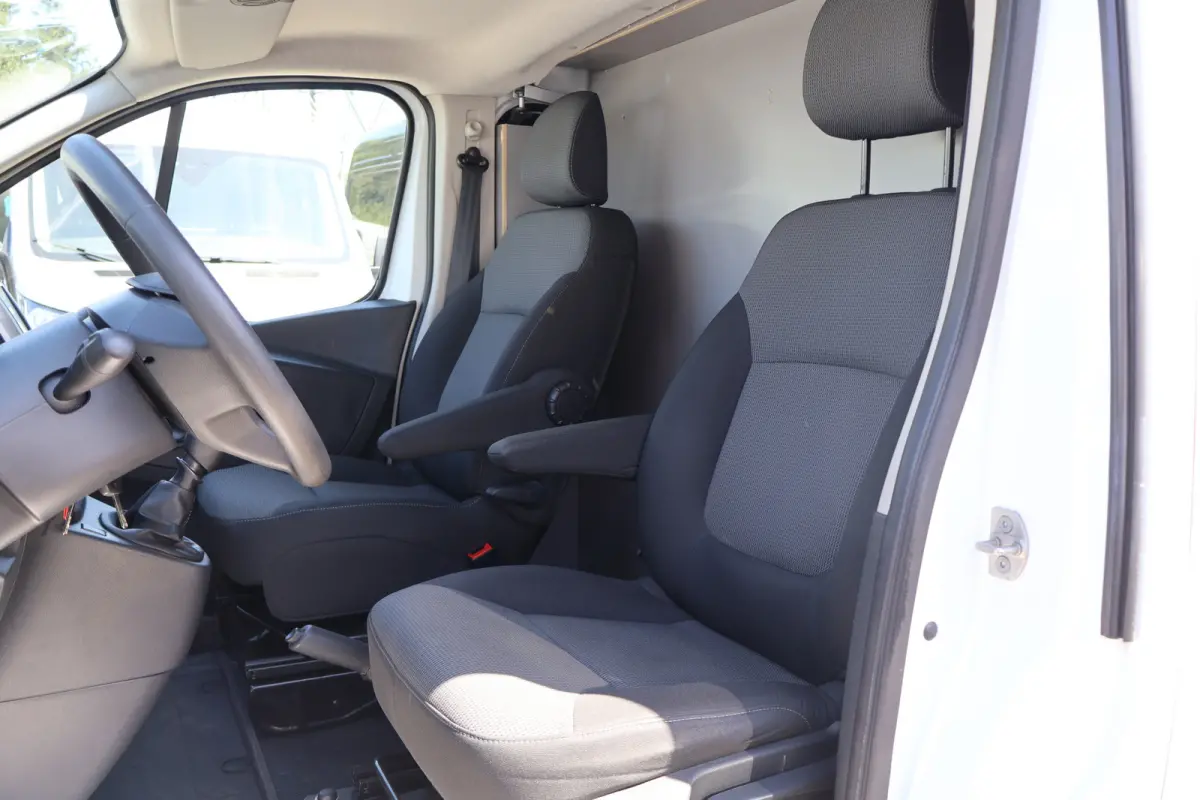 2.0 dCi 120pk L2 H1 2x Schuifdeur Airco Navigatie Trekhaak