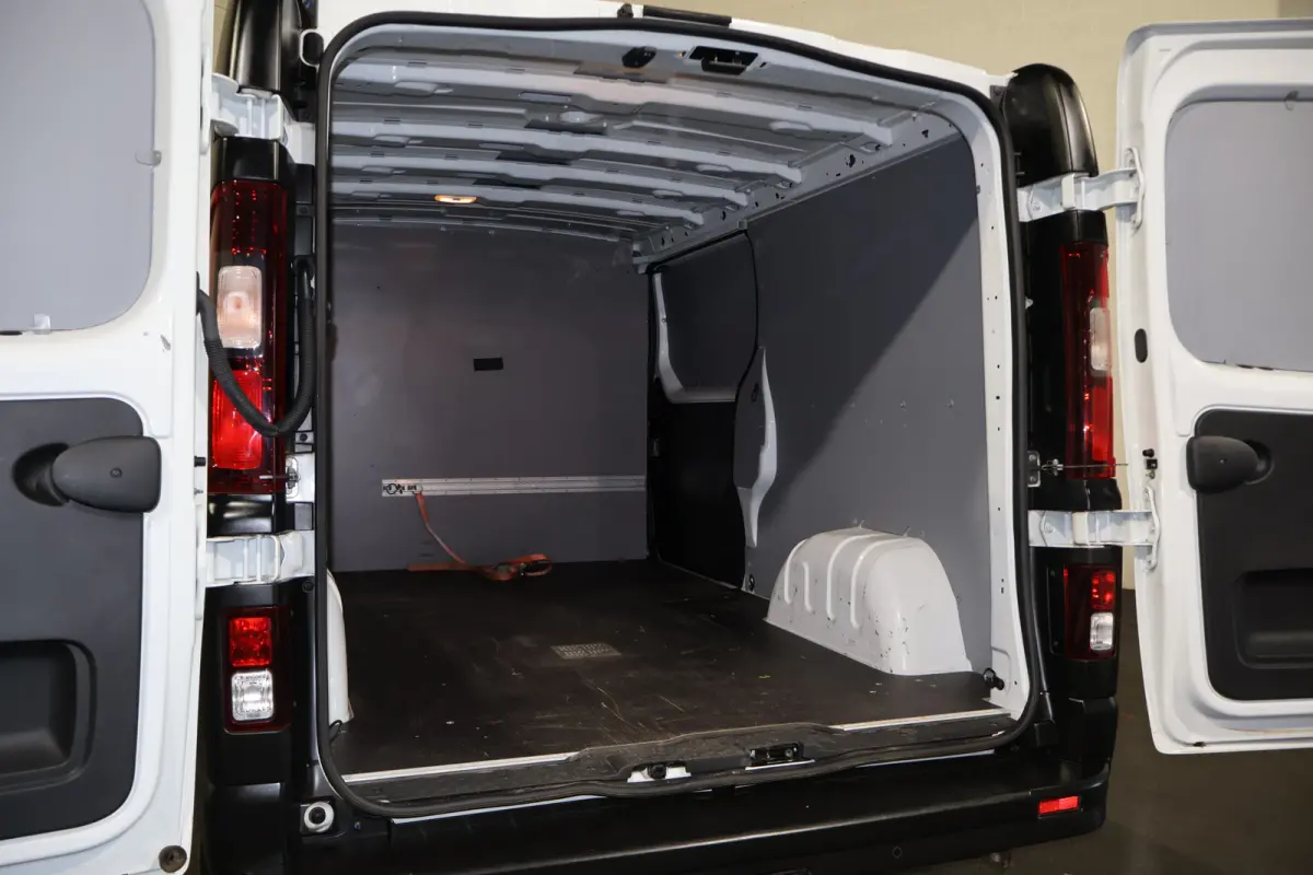 2.0 dCi 120pk L2 H1 2x Schuifdeur Airco Navigatie Trekhaak