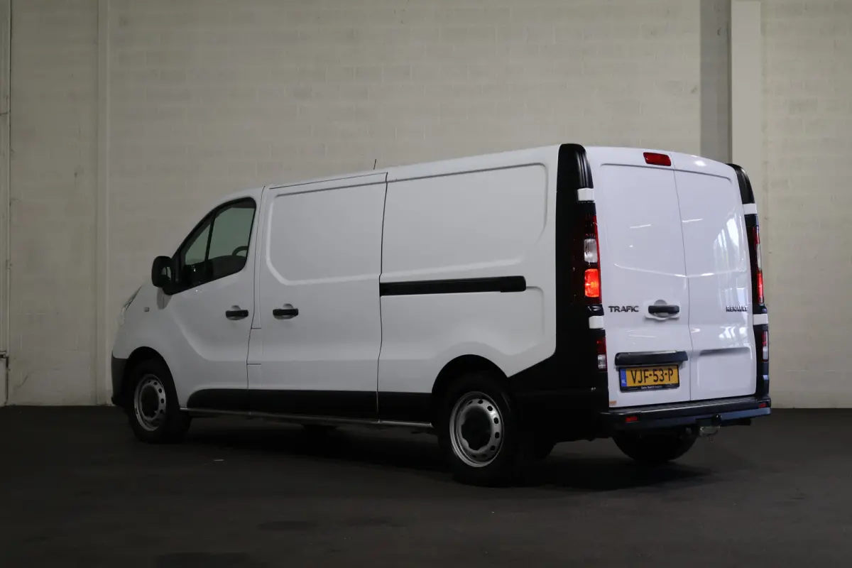 2.0 dCi 120pk L2 H1 2x Schuifdeur Airco Navigatie Trekhaak