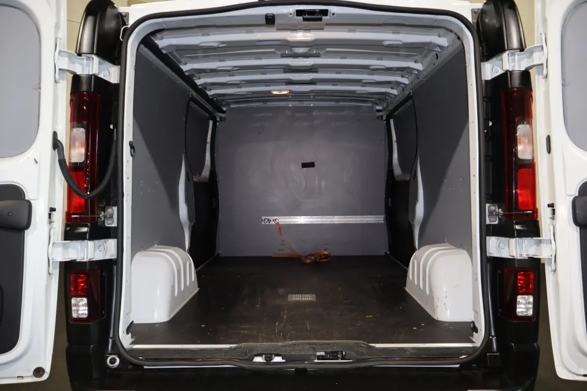 2.0 dCi 120pk L2 H1 2x Schuifdeur Airco Navigatie Trekhaak