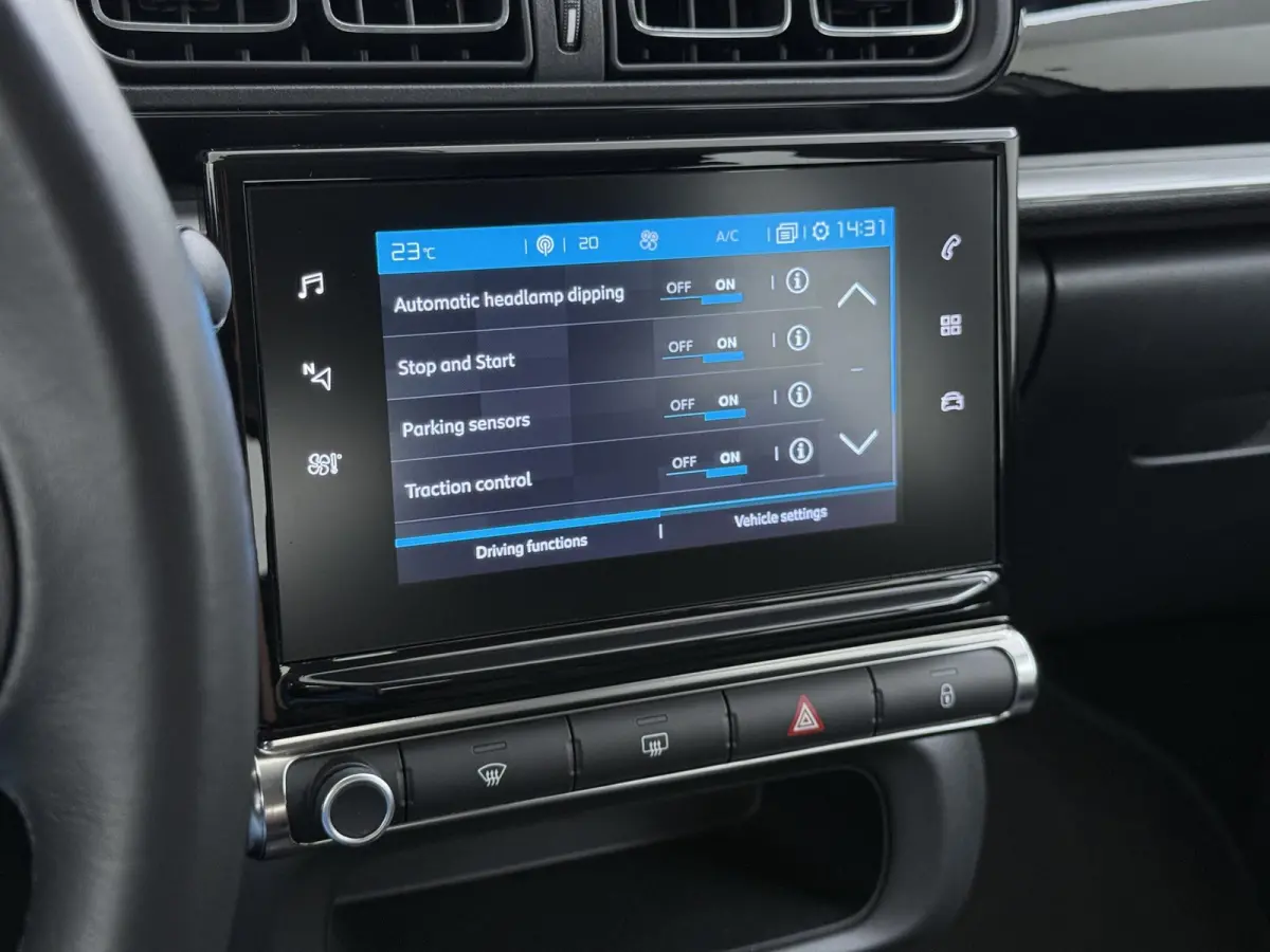 Shine 110pk Automaat | 1ste eigenaar | Navigatie | Camera achter | Lichtmetalen velgen | Automatische airco | Cruise control | Apple Carplay en Android auto