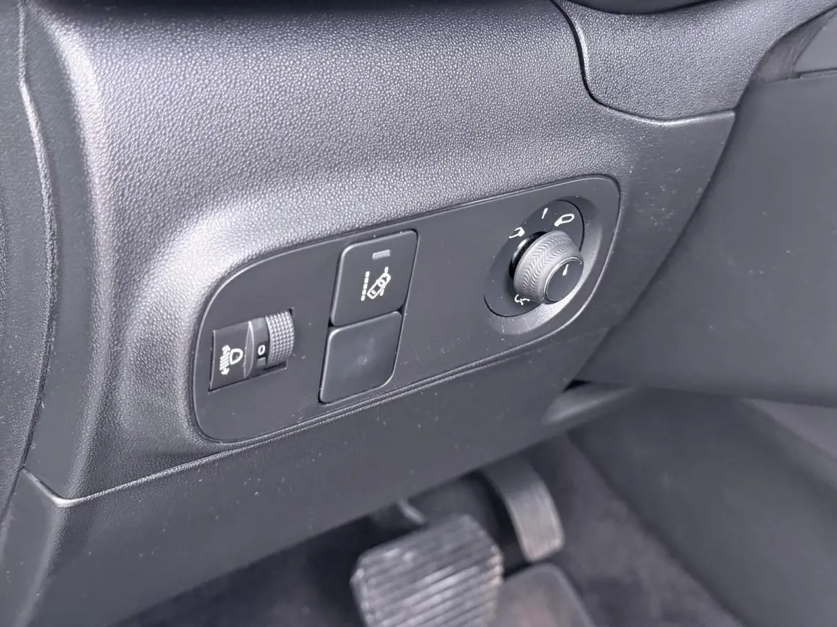 Shine 110pk Automaat | 1ste eigenaar | Navigatie | Camera achter | Lichtmetalen velgen | Automatische airco | Cruise control | Apple Carplay en Android auto