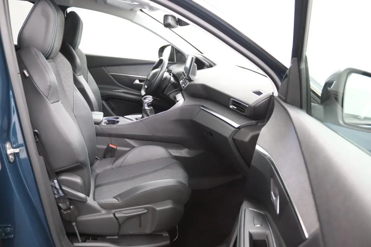 1.2 Allure*HAAK*CAM*ACC*CARPLAY*LED*NAVI*KEYLESS*