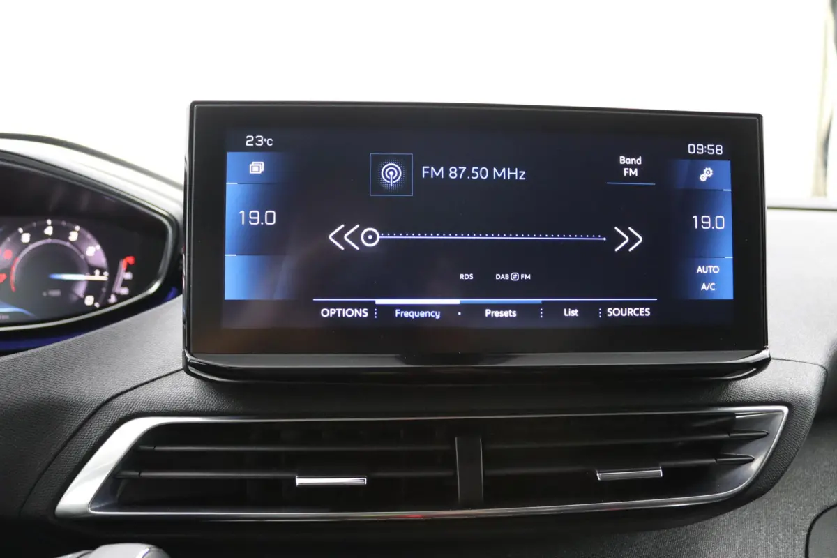 1.2 Allure*HAAK*CAM*ACC*CARPLAY*LED*NAVI*KEYLESS*