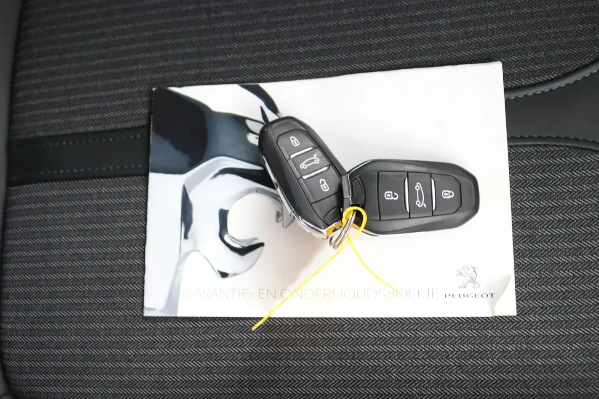 1.2 Allure*HAAK*CAM*ACC*CARPLAY*LED*NAVI*KEYLESS*