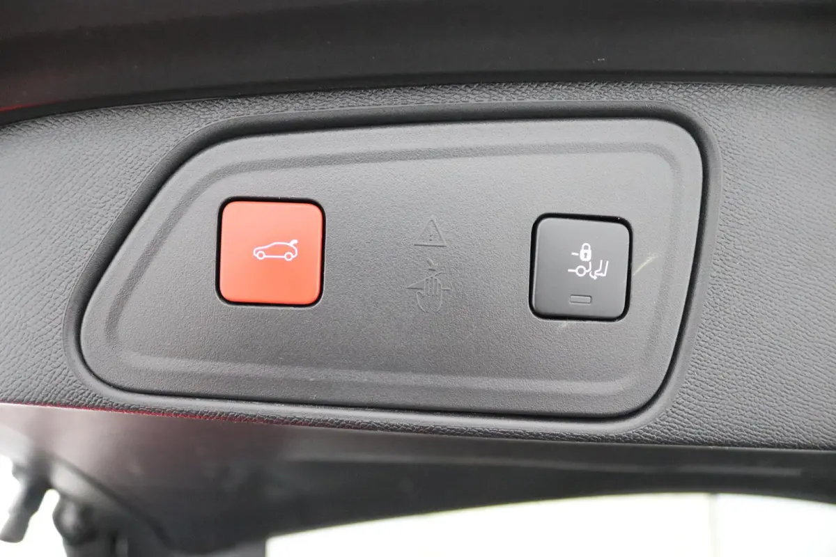1.2 Allure*HAAK*CAM*ACC*CARPLAY*LED*NAVI*KEYLESS*