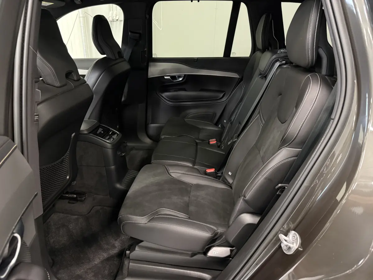 T8 Recharge AWD R-Design 49.000km/PANO/LUCHTVERING/SOH 96%/TREKHAAK/22"/HEAD-UP/H&K/LEER-ALCANTARA R-DESIGN SP. STOELEN/MEMORY/ACC/PILOT-ASSIST/PINE-GREY/NET OH BEURT GEHAD BIJ VOLVO