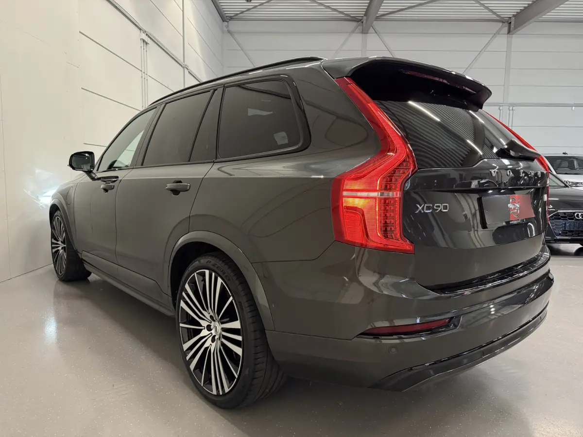 T8 Recharge AWD R-Design 49.000km/PANO/LUCHTVERING/SOH 96%/TREKHAAK/22"/HEAD-UP/H&K/LEER-ALCANTARA R-DESIGN SP. STOELEN/MEMORY/ACC/PILOT-ASSIST/PINE-GREY/NET OH BEURT GEHAD BIJ VOLVO