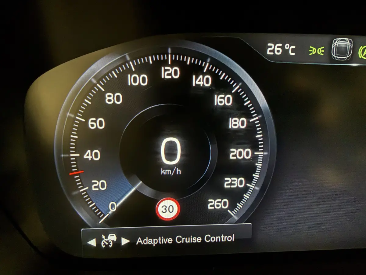 T8 Recharge AWD R-Design 49.000km/PANO/LUCHTVERING/SOH 96%/TREKHAAK/22"/HEAD-UP/H&K/LEER-ALCANTARA R-DESIGN SP. STOELEN/MEMORY/ACC/PILOT-ASSIST/PINE-GREY/NET OH BEURT GEHAD BIJ VOLVO