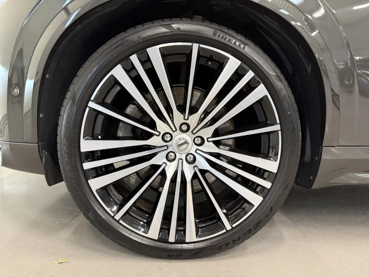 T8 Recharge AWD R-Design 49.000km/PANO/LUCHTVERING/SOH 96%/TREKHAAK/22"/HEAD-UP/H&K/LEER-ALCANTARA R-DESIGN SP. STOELEN/MEMORY/ACC/PILOT-ASSIST/PINE-GREY/NET OH BEURT GEHAD BIJ VOLVO