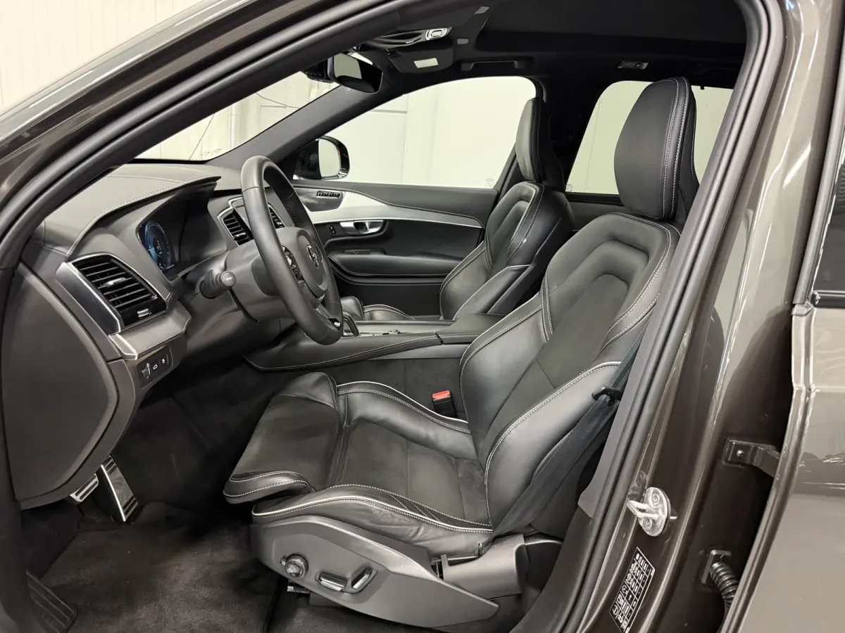 T8 Recharge AWD R-Design 49.000km/PANO/LUCHTVERING/SOH 96%/TREKHAAK/22"/HEAD-UP/H&K/LEER-ALCANTARA R-DESIGN SP. STOELEN/MEMORY/ACC/PILOT-ASSIST/PINE-GREY/NET OH BEURT GEHAD BIJ VOLVO