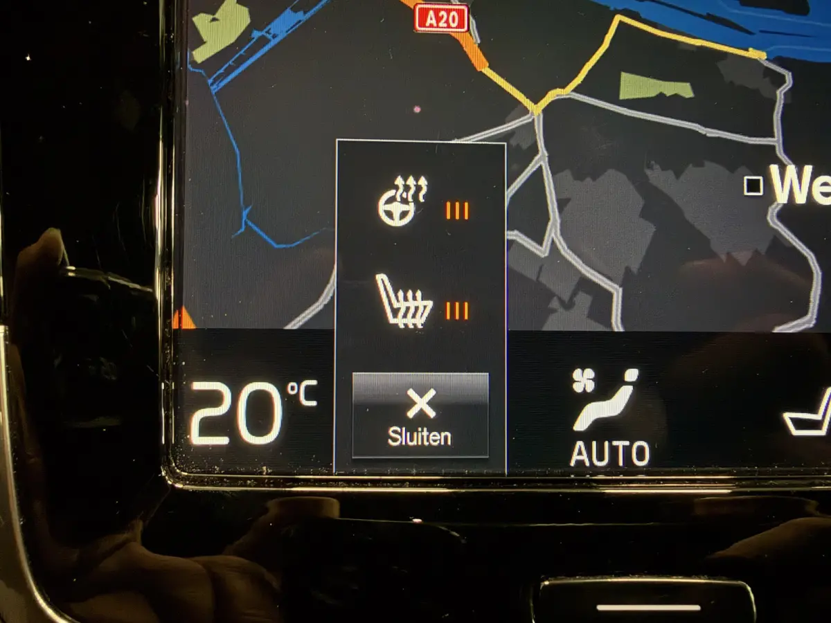 T8 Recharge AWD R-Design 49.000km/PANO/LUCHTVERING/SOH 96%/TREKHAAK/22"/HEAD-UP/H&K/LEER-ALCANTARA R-DESIGN SP. STOELEN/MEMORY/ACC/PILOT-ASSIST/PINE-GREY/NET OH BEURT GEHAD BIJ VOLVO