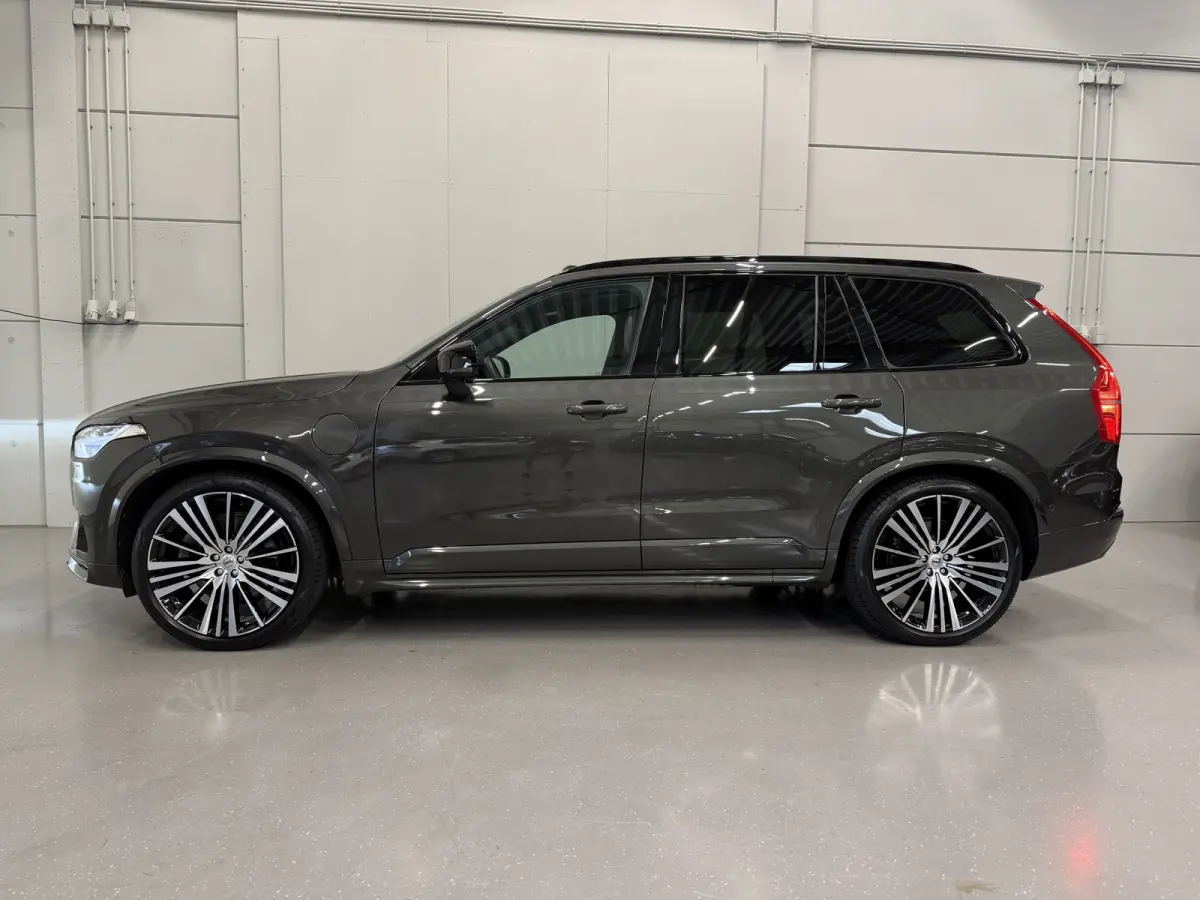T8 Recharge AWD R-Design 49.000km/PANO/LUCHTVERING/SOH 96%/TREKHAAK/22"/HEAD-UP/H&K/LEER-ALCANTARA R-DESIGN SP. STOELEN/MEMORY/ACC/PILOT-ASSIST/PINE-GREY/NET OH BEURT GEHAD BIJ VOLVO