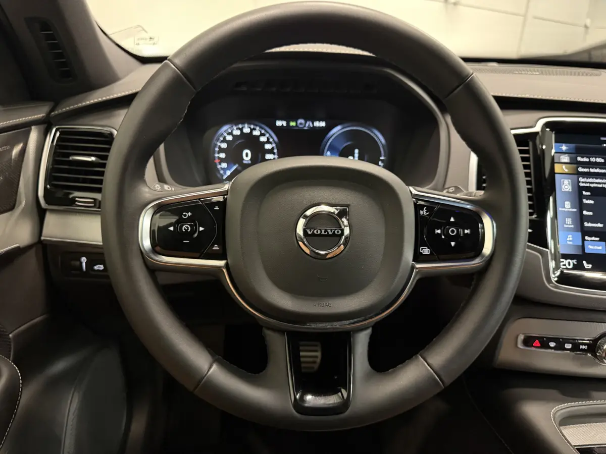 T8 Recharge AWD R-Design 49.000km/PANO/LUCHTVERING/SOH 96%/TREKHAAK/22"/HEAD-UP/H&K/LEER-ALCANTARA R-DESIGN SP. STOELEN/MEMORY/ACC/PILOT-ASSIST/PINE-GREY/NET OH BEURT GEHAD BIJ VOLVO