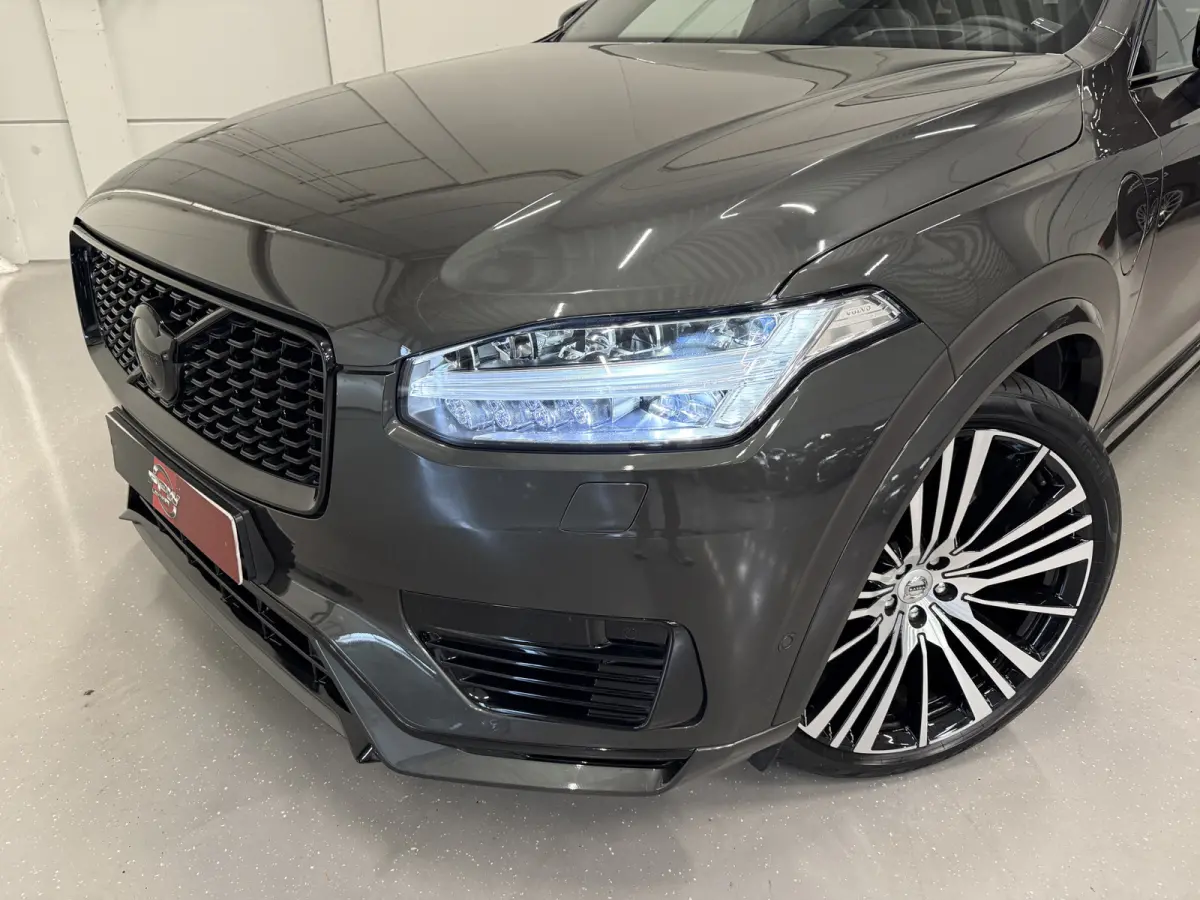T8 Recharge AWD R-Design 49.000km/PANO/LUCHTVERING/SOH 96%/TREKHAAK/22"/HEAD-UP/H&K/LEER-ALCANTARA R-DESIGN SP. STOELEN/MEMORY/ACC/PILOT-ASSIST/PINE-GREY/NET OH BEURT GEHAD BIJ VOLVO