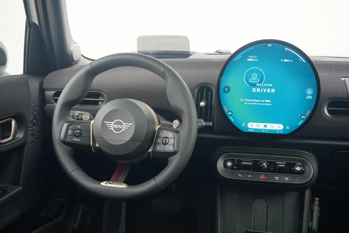 Cooper C | John Cooper Works Uitvoering | Pakket XL | Memorystoelen | Stoel & Stuurverwarming | Harman Kardon | Panoramadak | Driving Assistant Plus