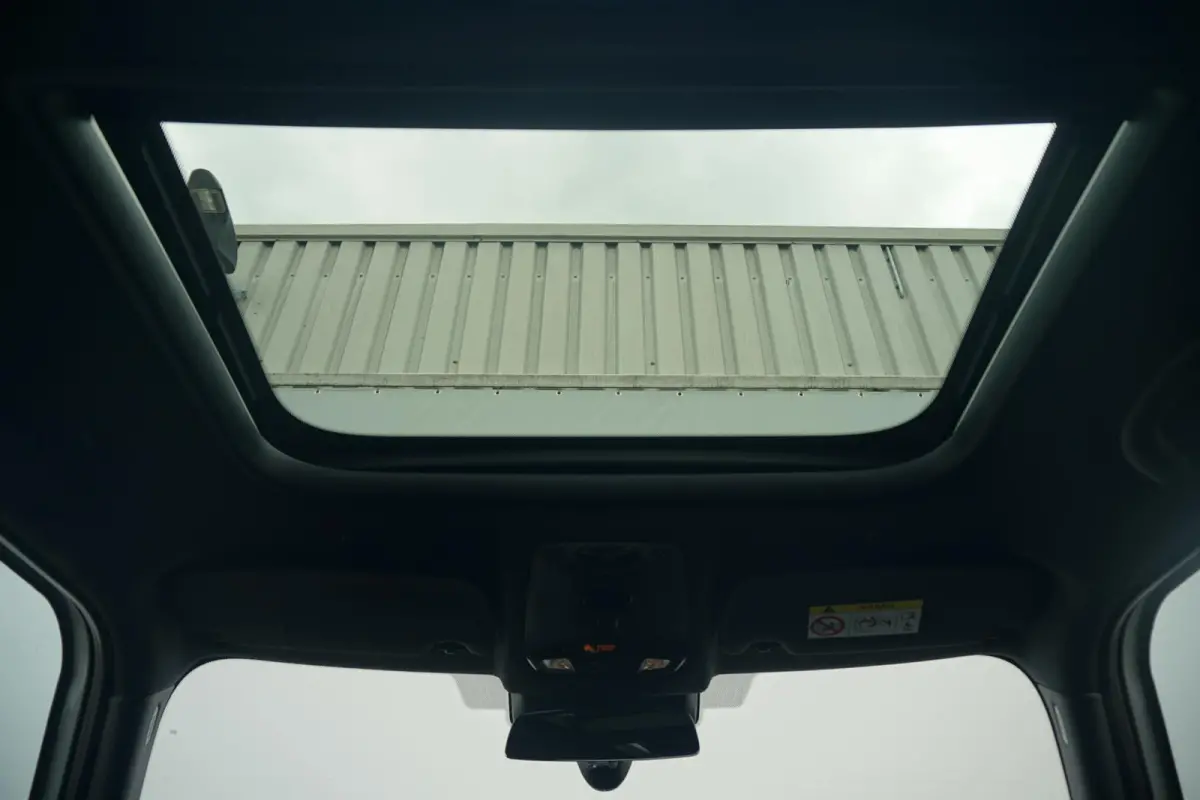 Cooper C | John Cooper Works Uitvoering | Pakket XL | Memorystoelen | Stoel & Stuurverwarming | Harman Kardon | Panoramadak | Driving Assistant Plus