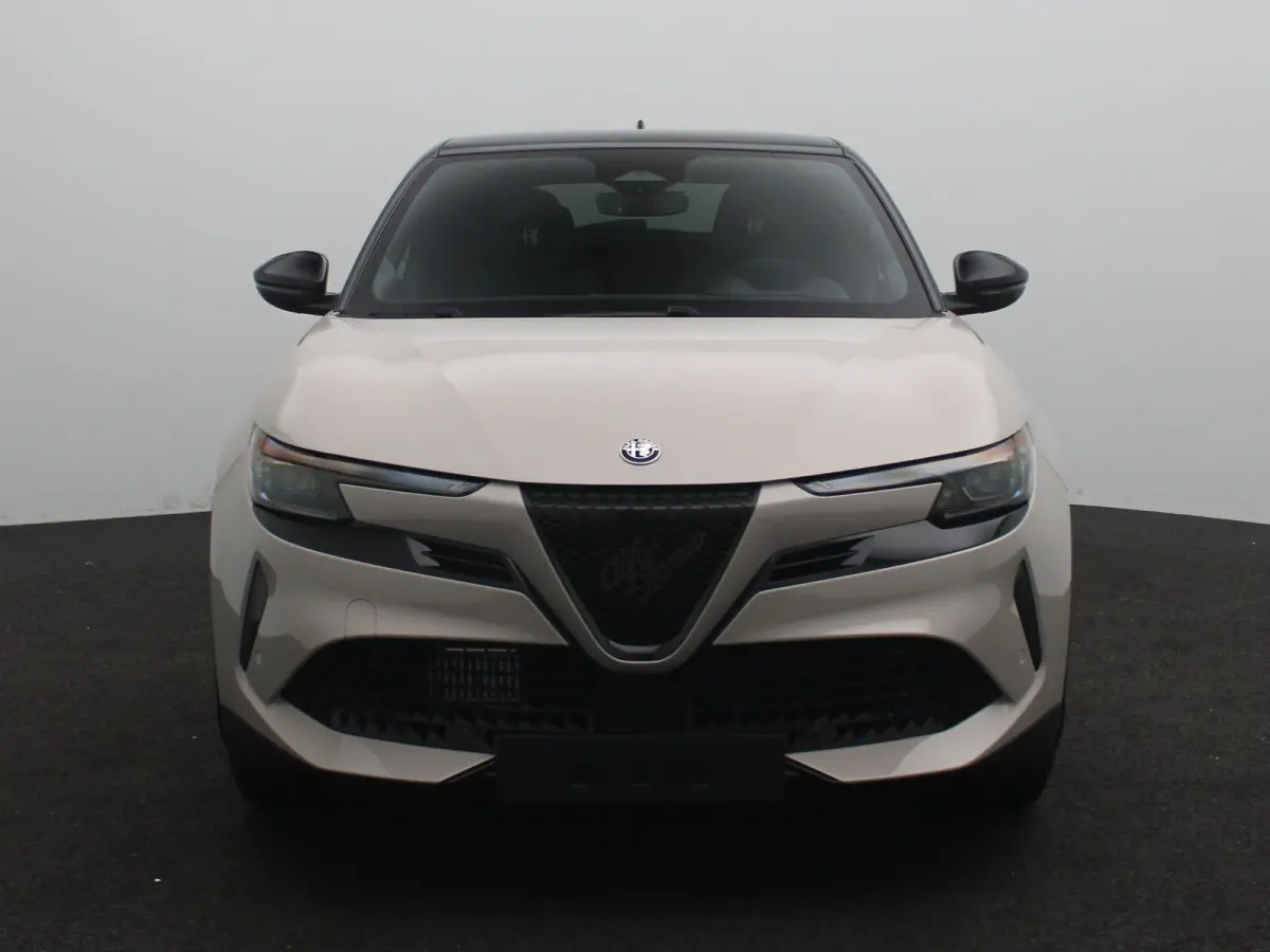 1.2 Turbo Hybrid Ibrida Sport Speciale | Techno Pack | Electrisch Panorama Schuifdak | LMV 18" | Two-Tone kleur | Spciale Actie Korting! |