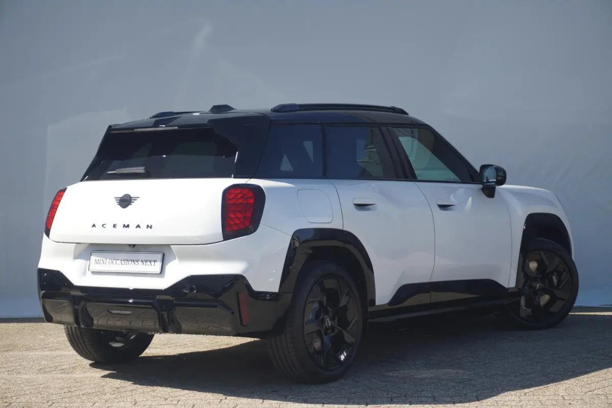 E | John Cooper Works Uitvoering | Pakket M | Panoramadak | Stoel & Stuurverwarming | Comfort Access | Head-Up Display