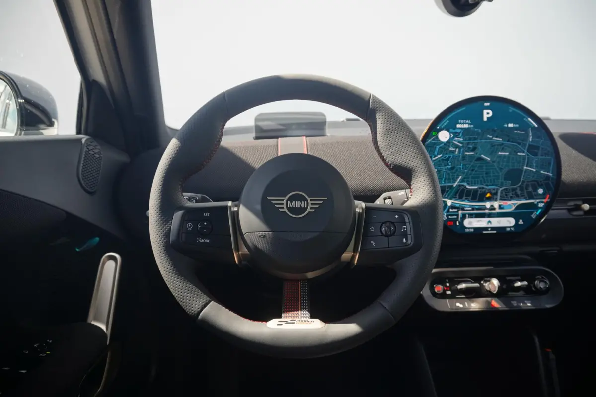E | John Cooper Works Uitvoering | Pakket M | Panoramadak | Stoel & Stuurverwarming | Comfort Access | Head-Up Display